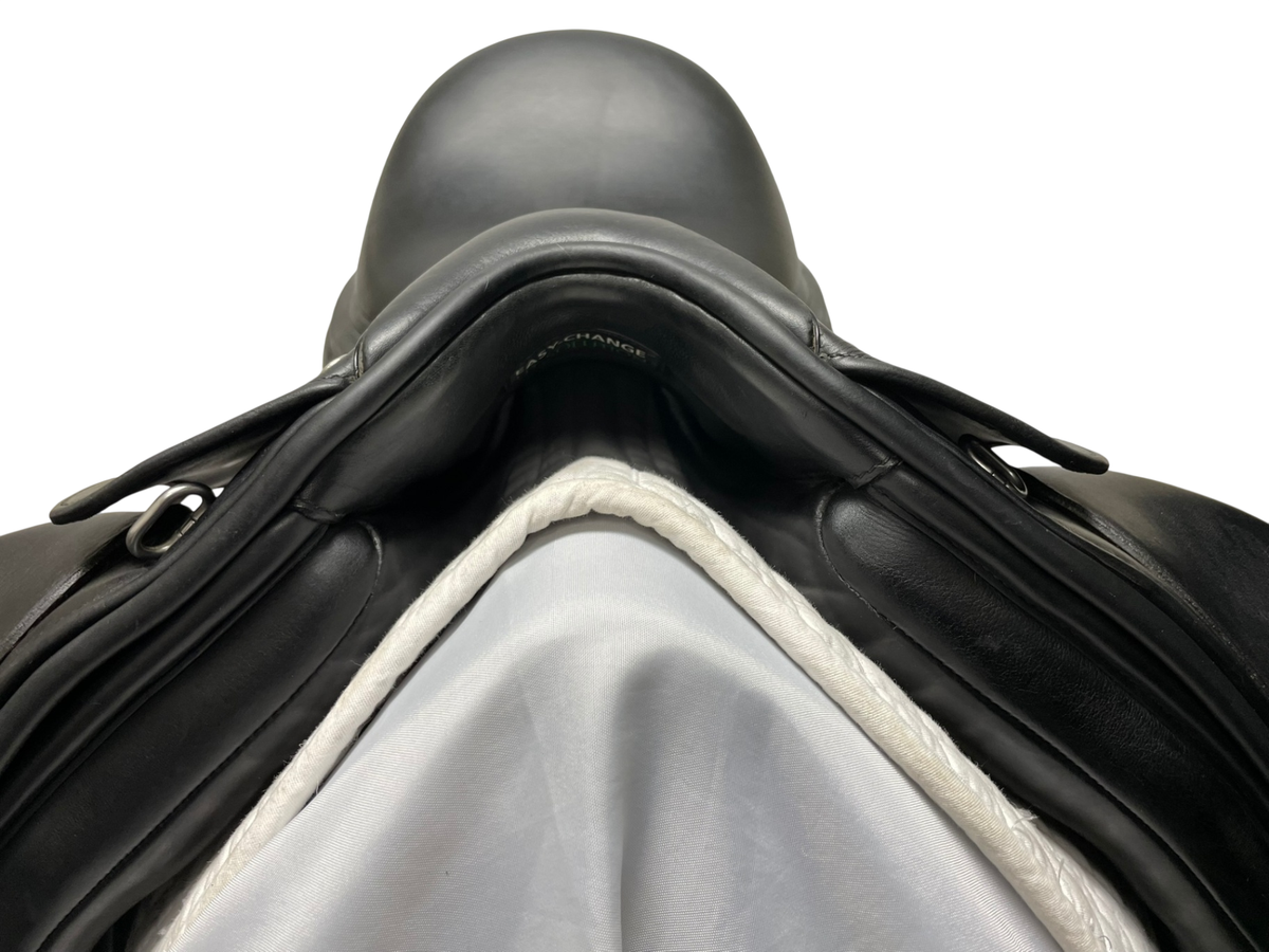 Bates Innvoa Dressage LUXE Saddle 17.5