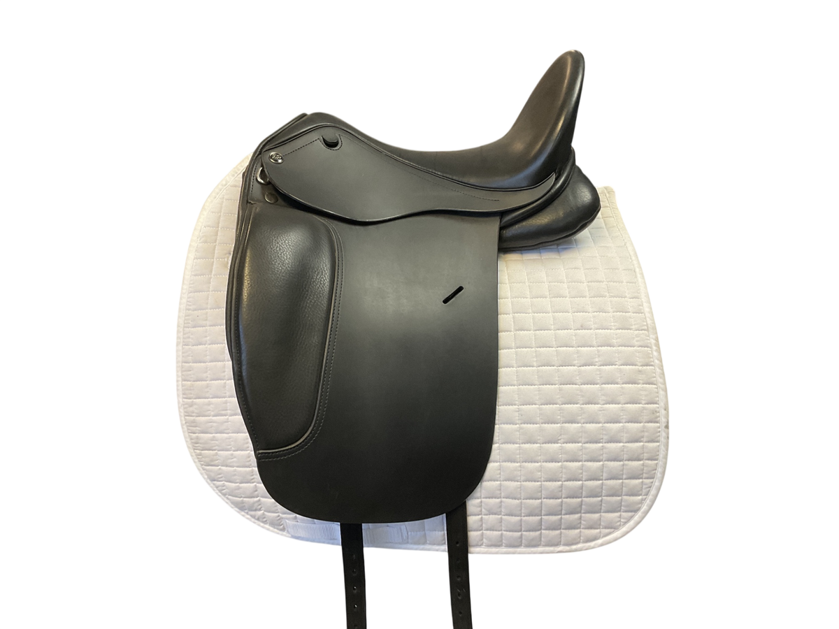 DP Essence Dressage Saddle 17.5
