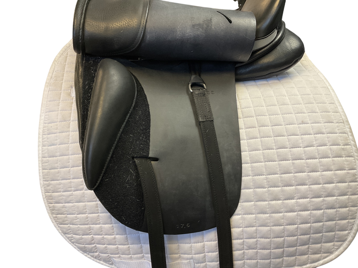 DP Essence Dressage Saddle 17.5