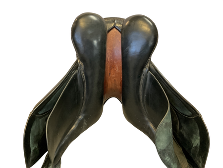 Hennig 18" MW+ Dressage Saddle