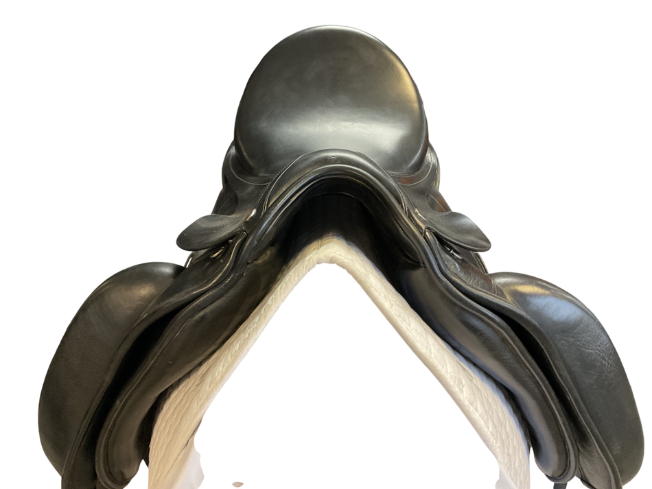 Tota Classic Dressage Saddle 17.5 MW