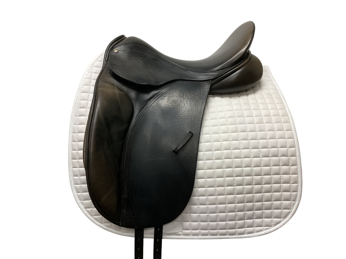 County Connection Dressage Saddle 17 M