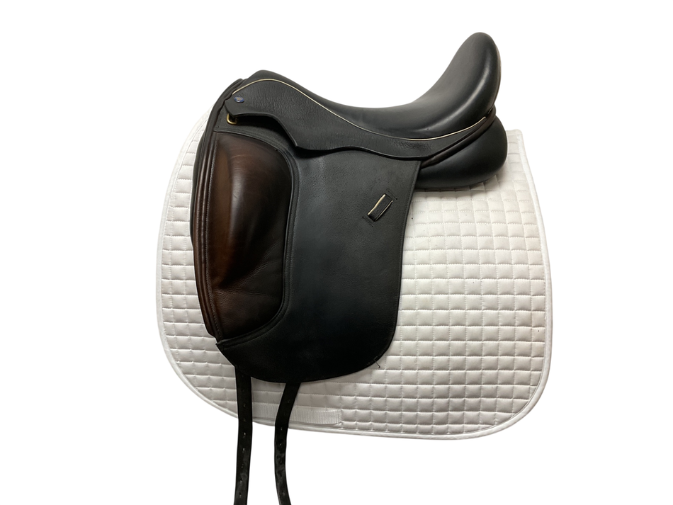 Detente Juno Monoflap Dressage Saddle 17.5