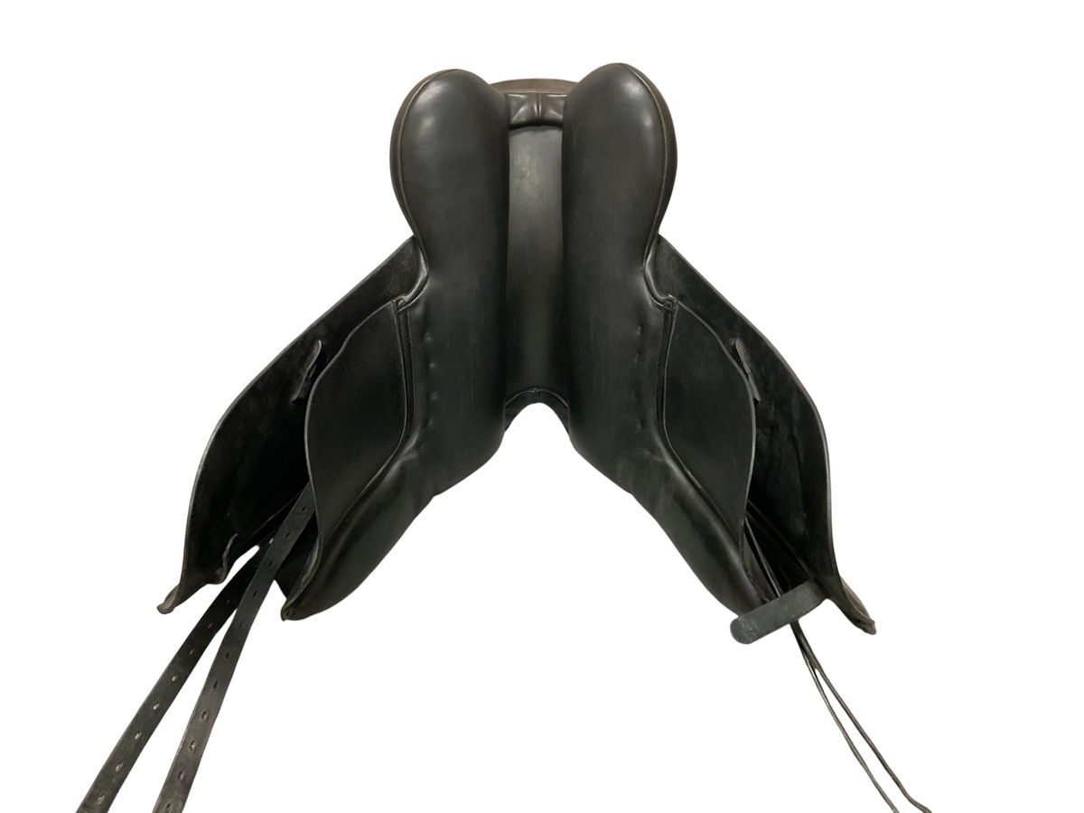 County Connection Dressage Saddle 17 M