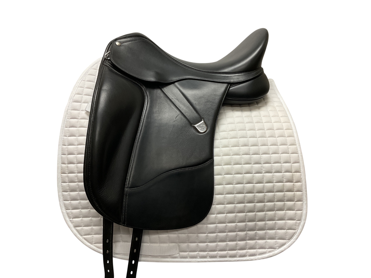 Bates Dressage+ Saddle 17.5