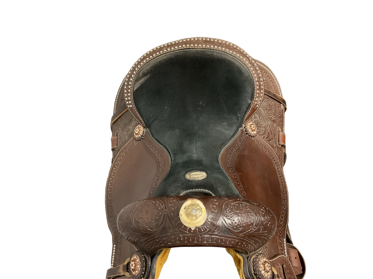 Showman Saddlery Saddle 15.5 Brown