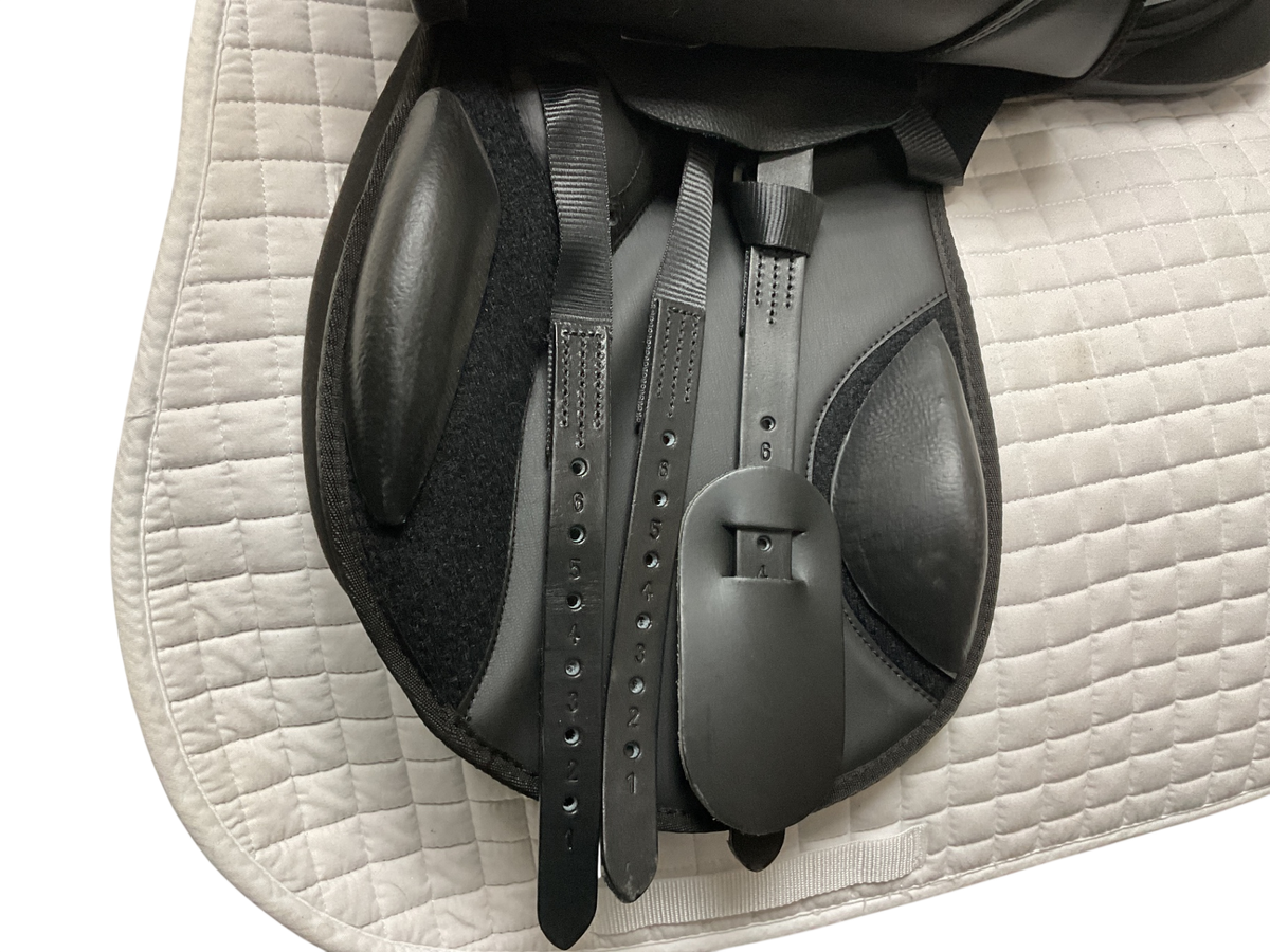 Thorowgood T4 Pony Long Leg GP Saddle 16.5 Black