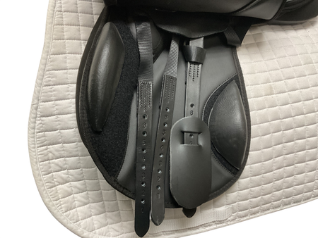 Thorowgood T4 Pony Long Leg GP Saddle 16.5 Black