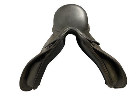 County Saddlery Connection Dressage Saddle 17.5 MBlack