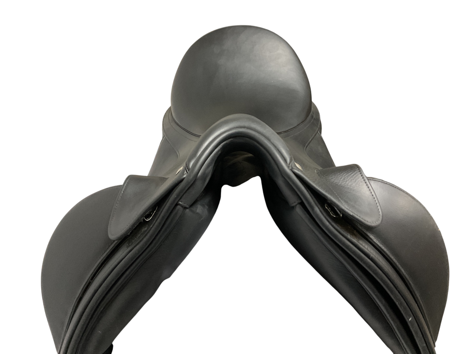 Bates Artiste Dressage Saddle 17.5