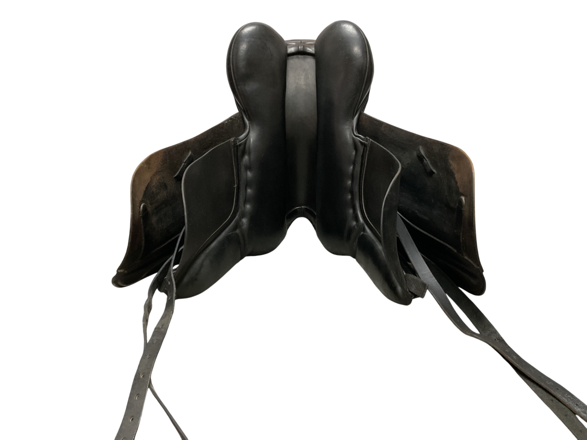County Saddlery Connection Dressage Saddle 17.5 N