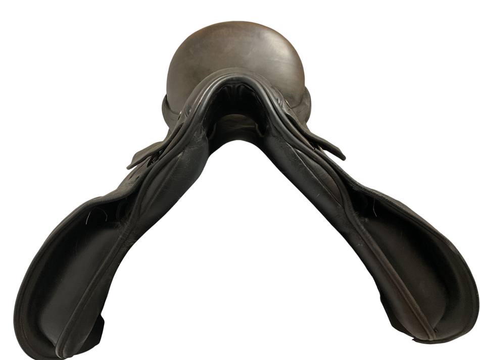 County Saddlery Connection Dressage Saddle 17.5 N
