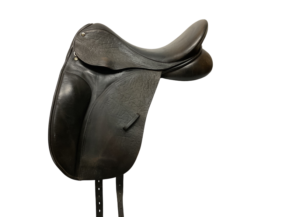 County Saddlery Connection Dressage Saddle 17.5 N
