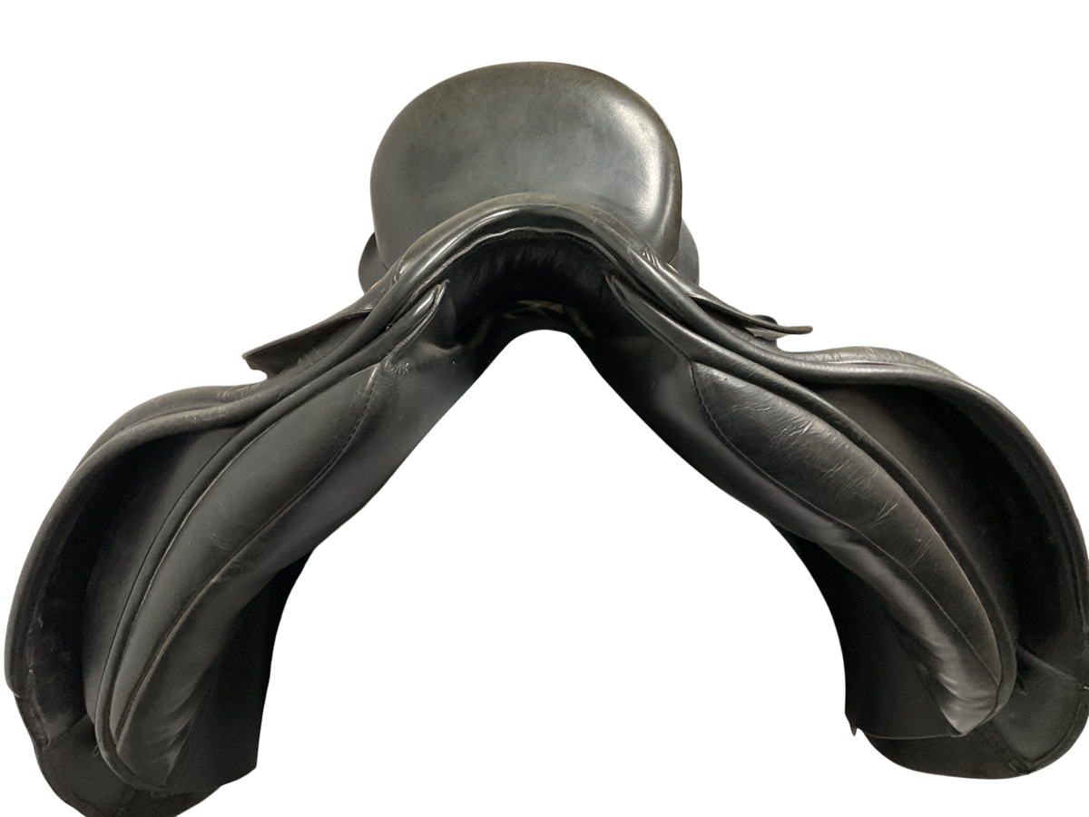 Hastilow Dressage Saddle 17.5 XW
