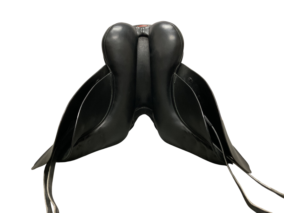 Hastilow Dressage Saddle 17.5 XW