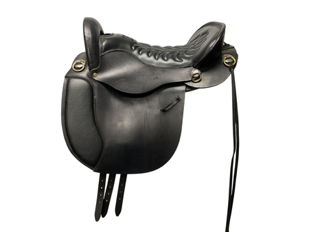 Tucker Equitation Endurance Saddle 18.5 