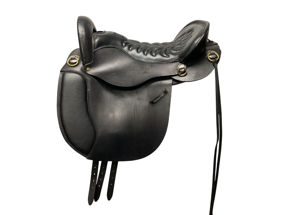 Tucker Equitation Endurance Saddle 18.5 