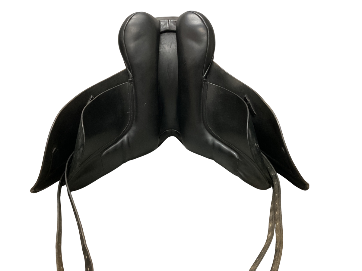 County Connection Dressage Saddles 17.5 WXW