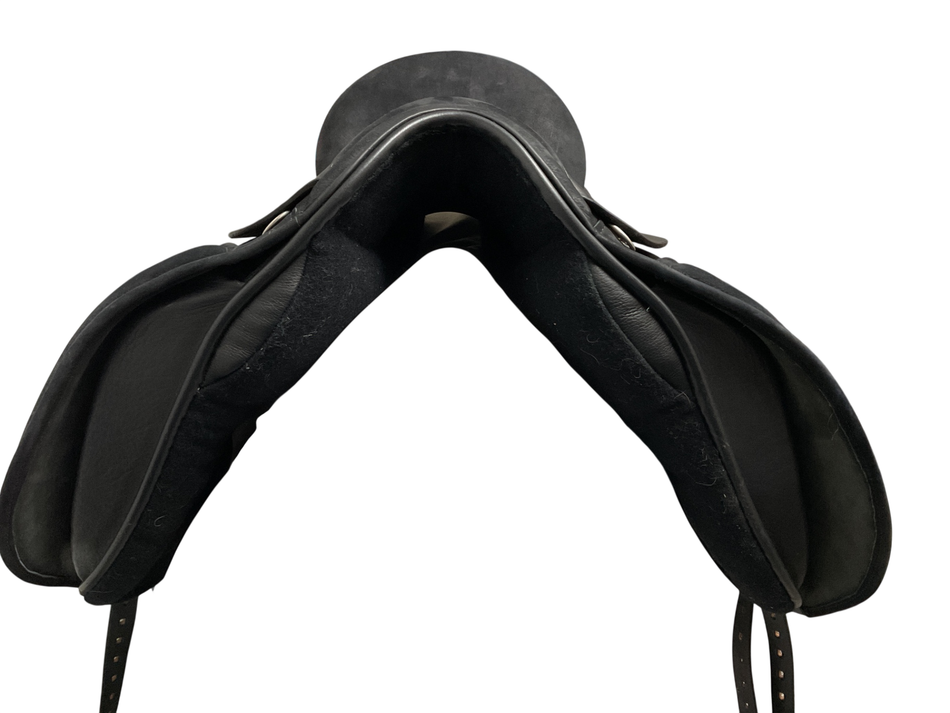 Masters Saddlery Dressage Saddle 17.5 W