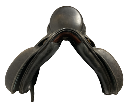 Hennig 18" MW+ Dressage Saddle