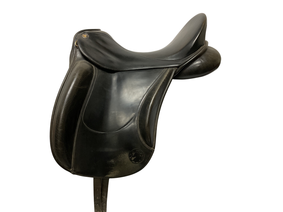Hennig 18" MW+ Dressage Saddle