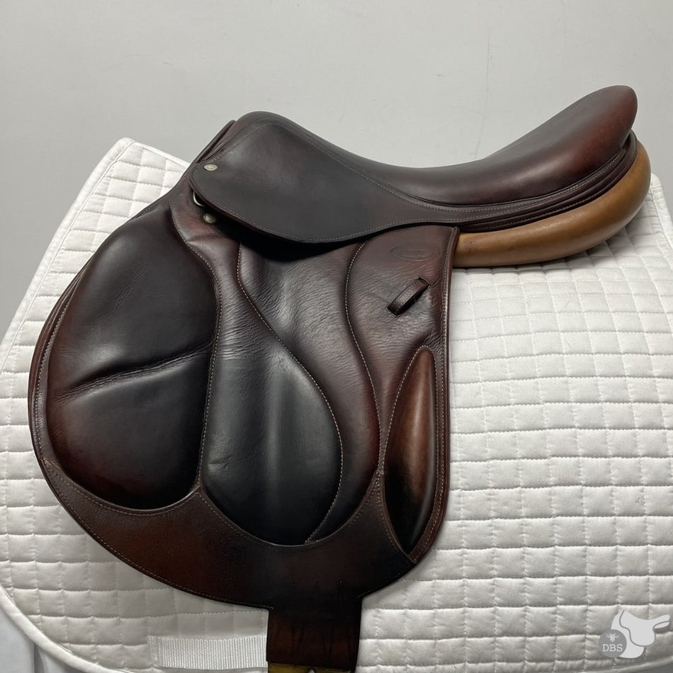 Devoucoux 18" M Chiberta Jumping Saddle