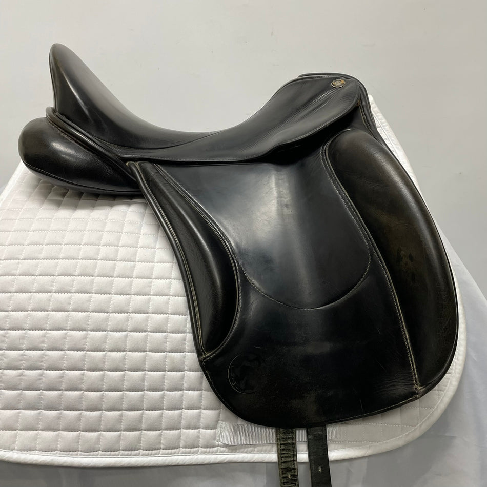 Hennig 18" W+ Dressage Saddle