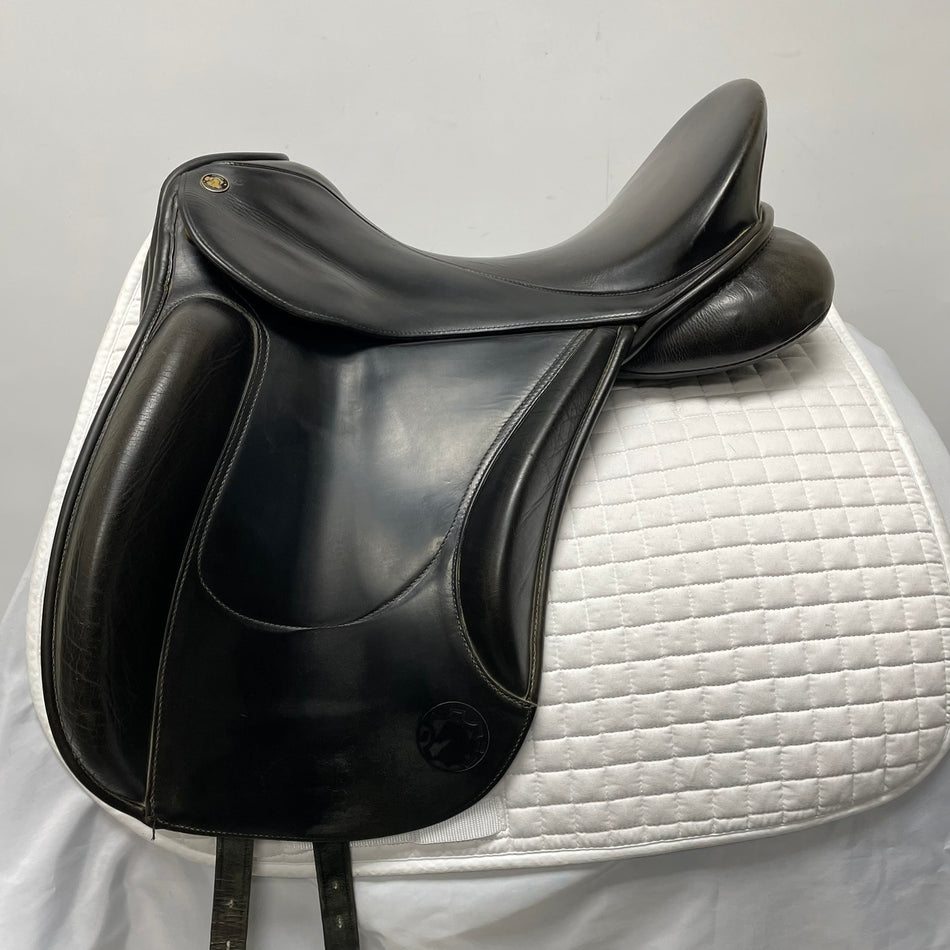 Hennig 18" W+ Dressage Saddle