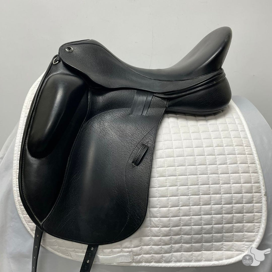 Veritas 18" MW+ Novus Dressage Saddle