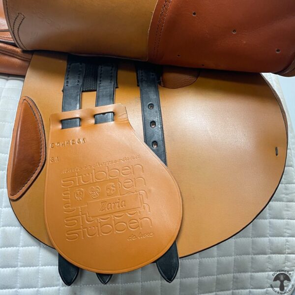 A close up of the inside of a saddle bag