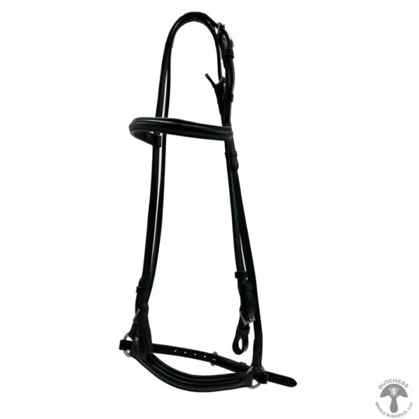 A black bridle with a bit on it