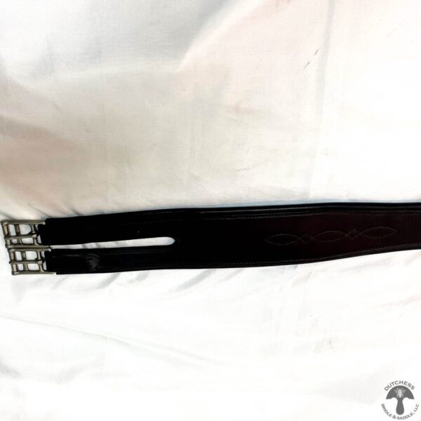 A close up of the straps on a horse riding belt