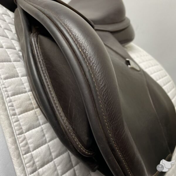 Bates 17" Elevation DS+ Luxe Interchangeable Jumping Saddle 2216 - Image 7