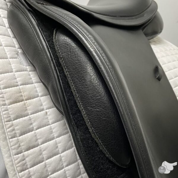 Kent & Masters 18" Interchangeable S Series Dressage Saddle 2217 - Image 7