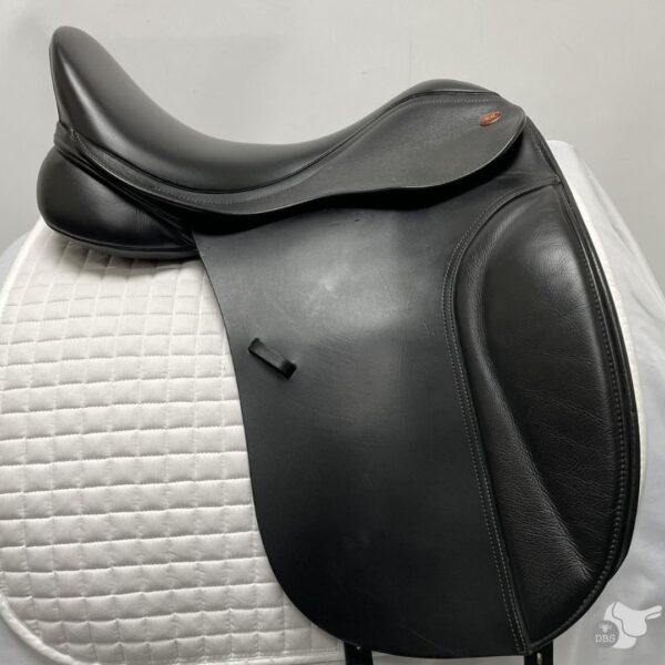 Kent & Masters 18" Interchangeable S Series Dressage Saddle 2217 - Image 2