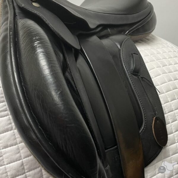 Black Country 17" MW+ Jumping Saddle 2236 - Image 7