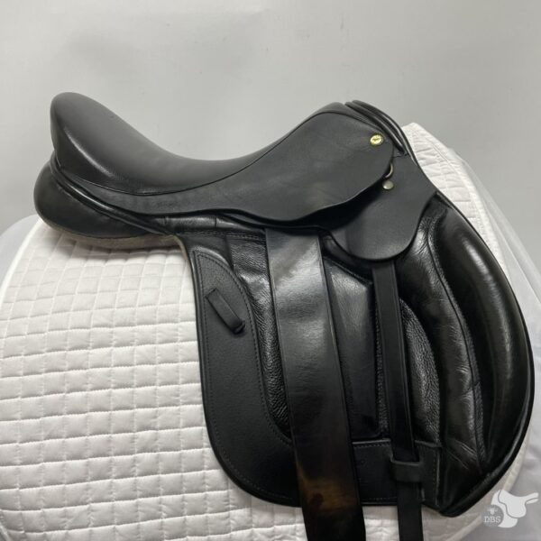 Black Country 17" MW+ Jumping Saddle 2236 - Image 2