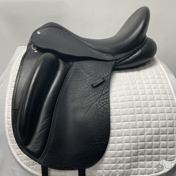 Custom 17" MW Wolfgang Solo Dressage Saddle 2237