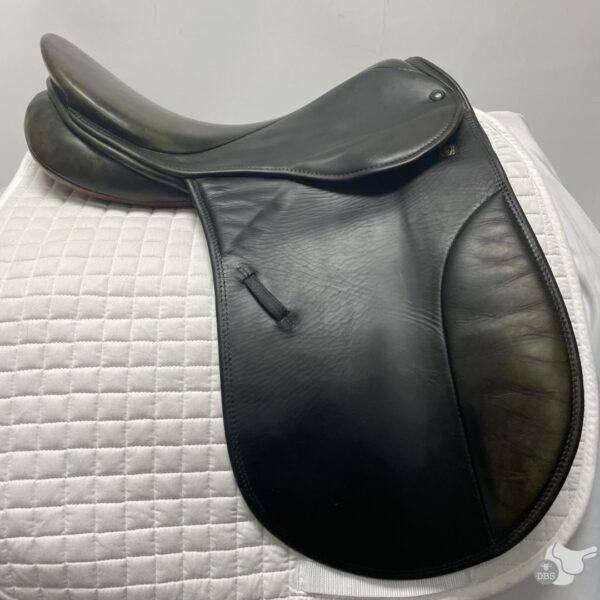 Stubben 17.5″ W Romanus Dressage Saddle 2240 - Image 2