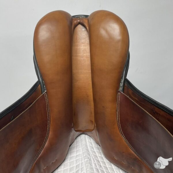 Stubben 18" W Romanus Dressage Saddle 2239 - Image 11