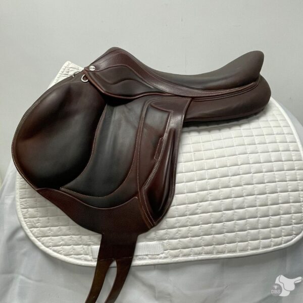 Devoucoux 18.5" M Chiberta Lab Monoflap Jump Saddle 2257 (with matching girth)